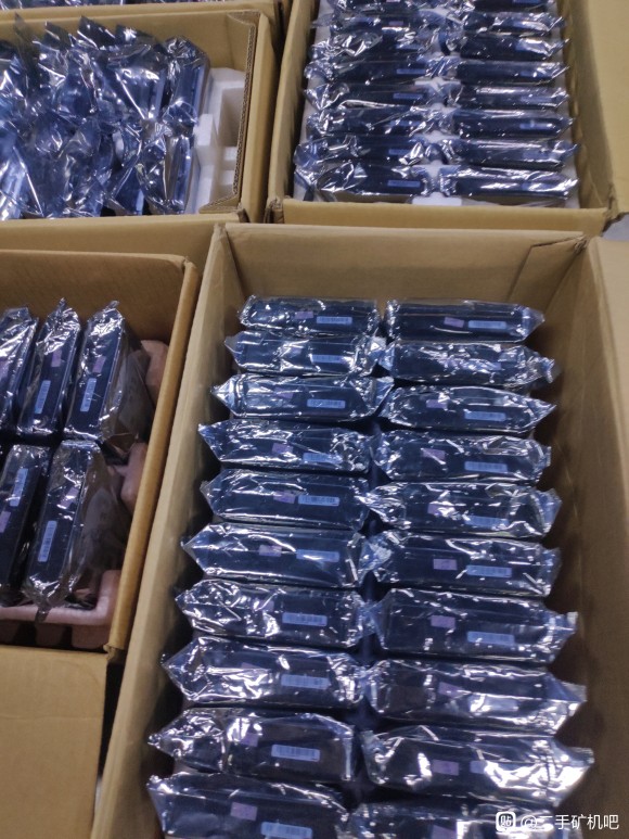 企业级全新CHlA硬盘矿机168T