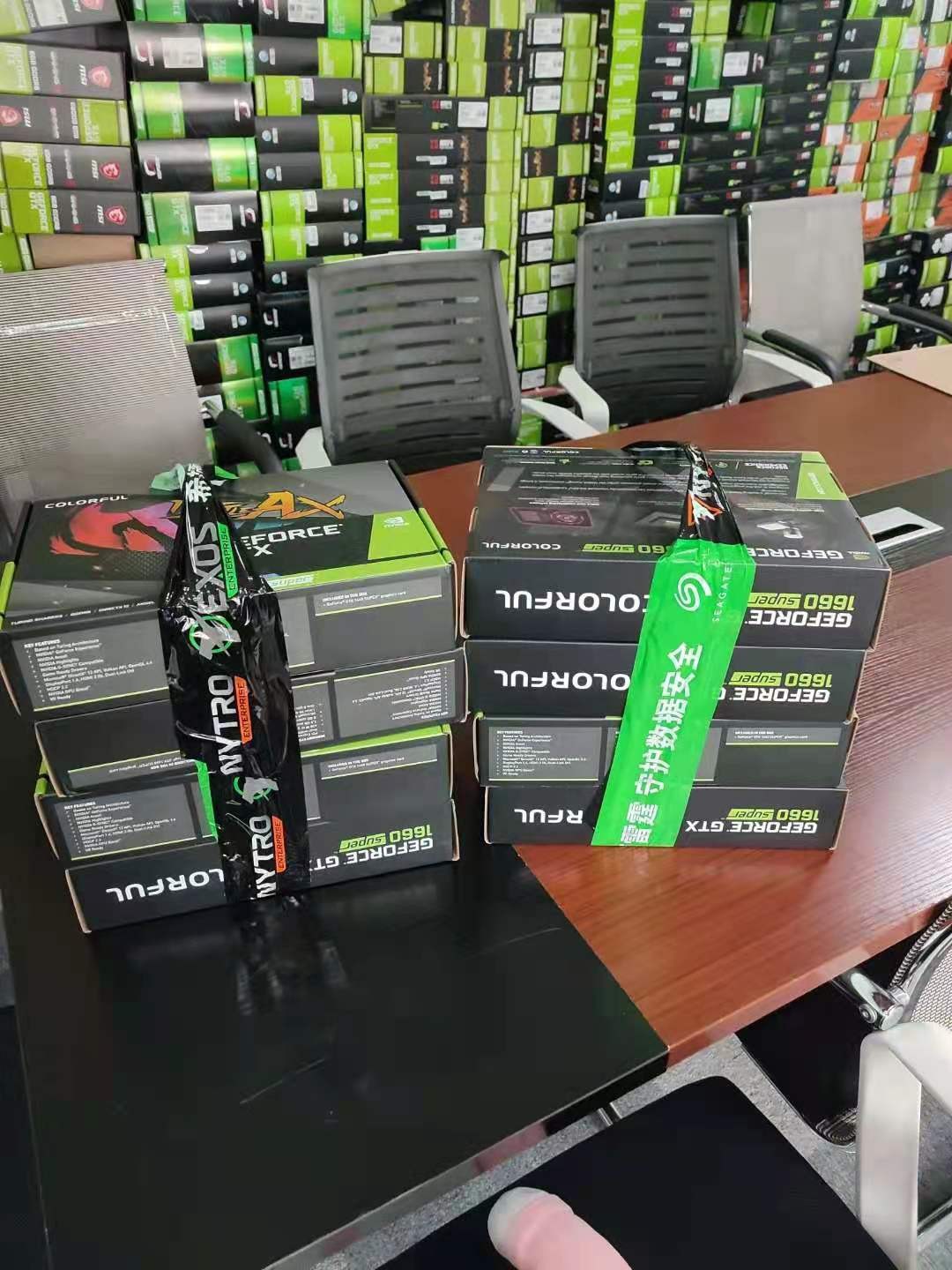 一线品牌显卡，全新未拆封，静音机箱
