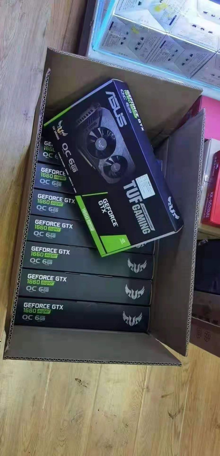 一线品牌显卡，全新未拆封，静音机箱